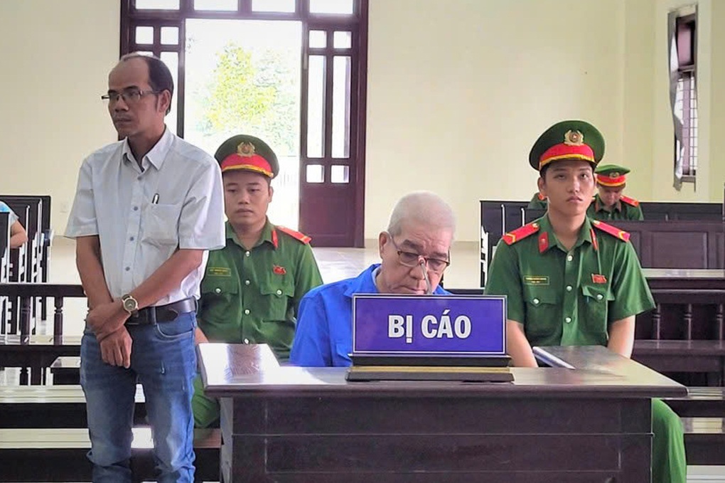 Làm giả quyết định của UBND tỉnh, người đàn ông ở Tây Ninh lĩnh 23 năm tù - 1 Làm giả quyết định của UBND tỉnh, người đàn ông ở Tây Ninh lĩnh 23 năm tù - 1