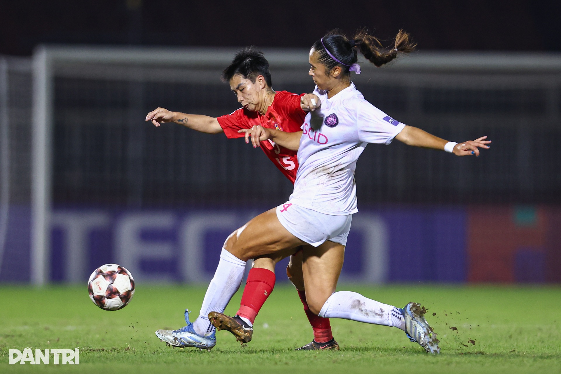 Khoảnh khắc Huỳnh Như sắm vai người hùng ở Cúp C1 châu Á - 11