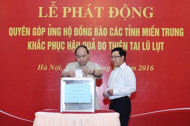 Thủ tướng, các Phó Thủ tướng quyên góp ủng hộ đồng bào miền Trung