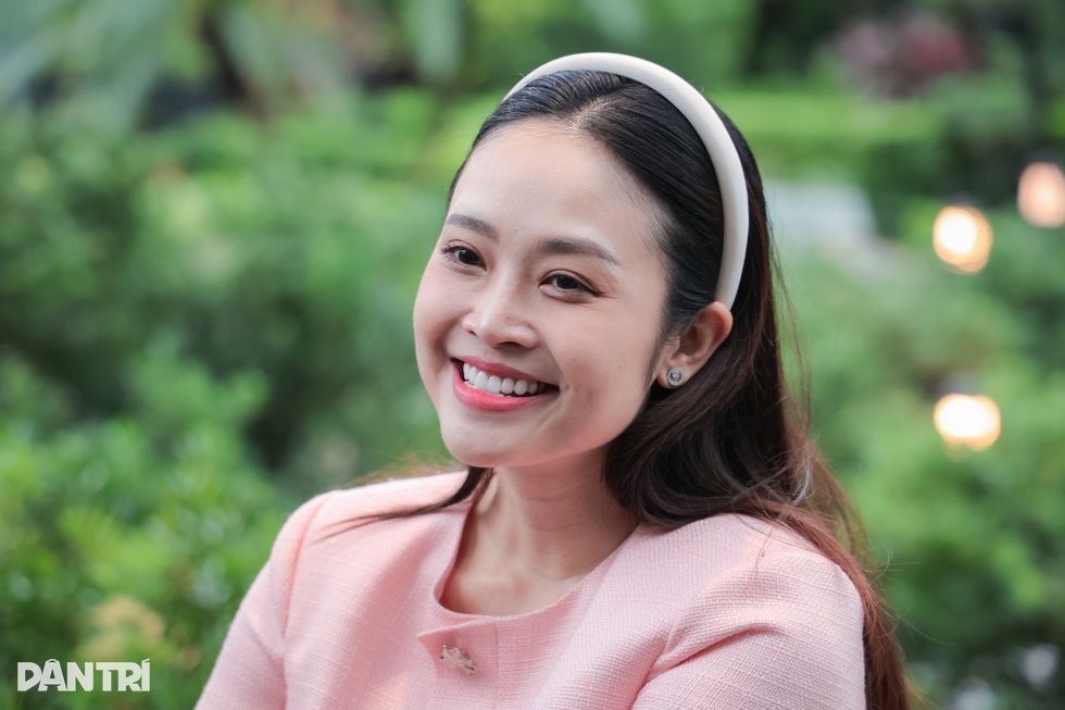 Chồng kém 5 tuổi nuông chiều MC Thùy Linh, nói về hôn nhân trái dấu - 5 Chồng kém 5 tuổi nuông chiều MC Thùy Linh, nói về hôn nhân trái dấu - 5