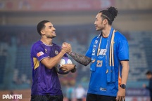 Màn giao lưu bóng đá - bóng rổ độc đáo giữa Hà Nội FC và Hanoi Buffaloes