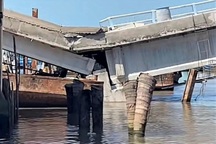 Cận cảnh cây cầu 54 tỷ đồng gãy gập như... bánh quy vỡ