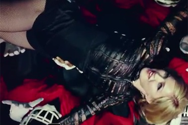Madonna siêu trẻ trung trong MV mới