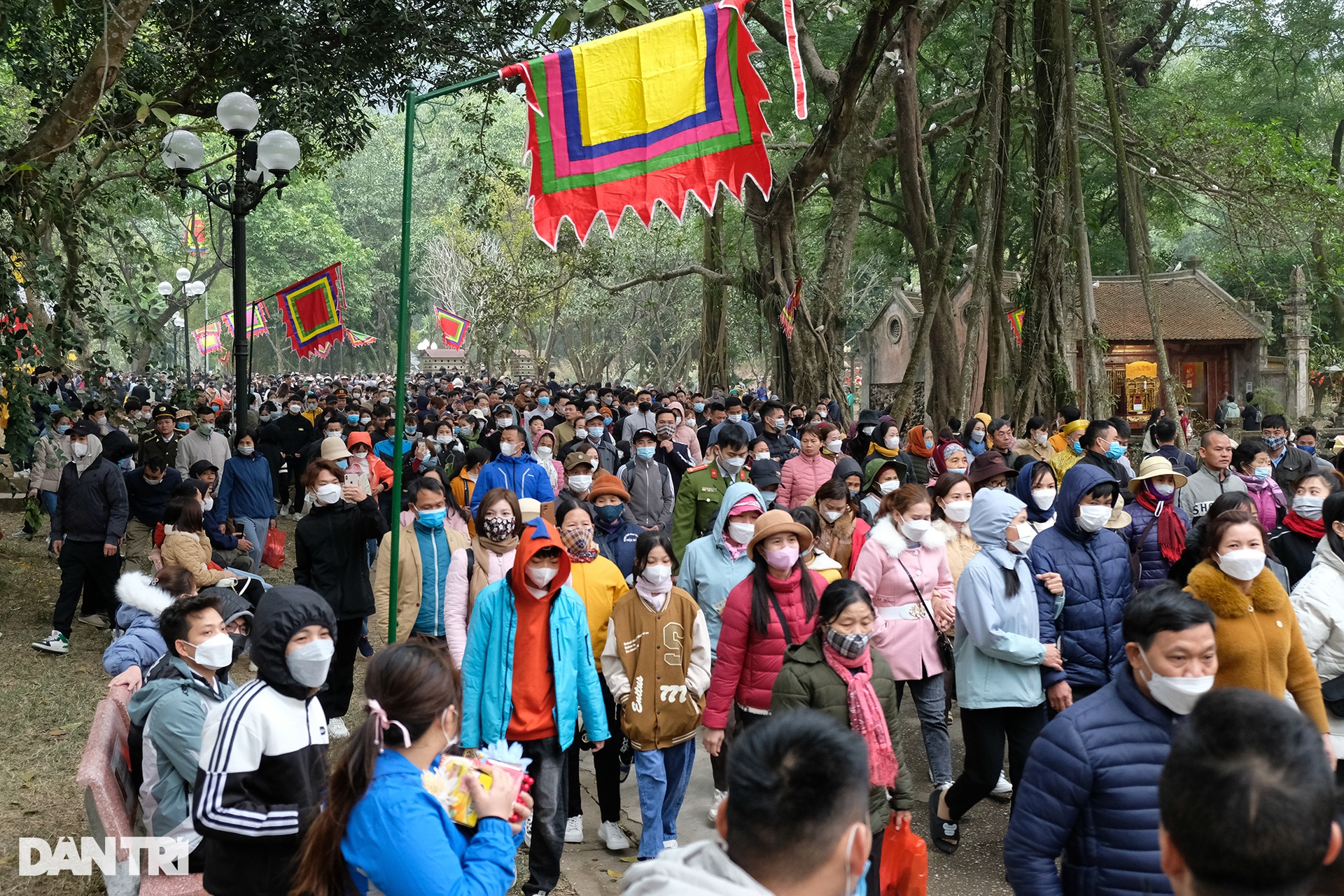 Bé gái 11 tuổi vào vai Nữ tướng tại hội Gióng ở Hà Nội - 12 Bé gái 11 tuổi vào vai Nữ tướng tại hội Gióng ở Hà Nội - 12