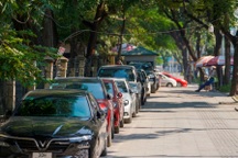 Quy định về dừng, đỗ ô tô trên đường phố như thế nào?