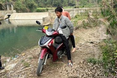 Khởi tố đối tượng làm "chuyện người lớn" với bé gái 12 tuổi