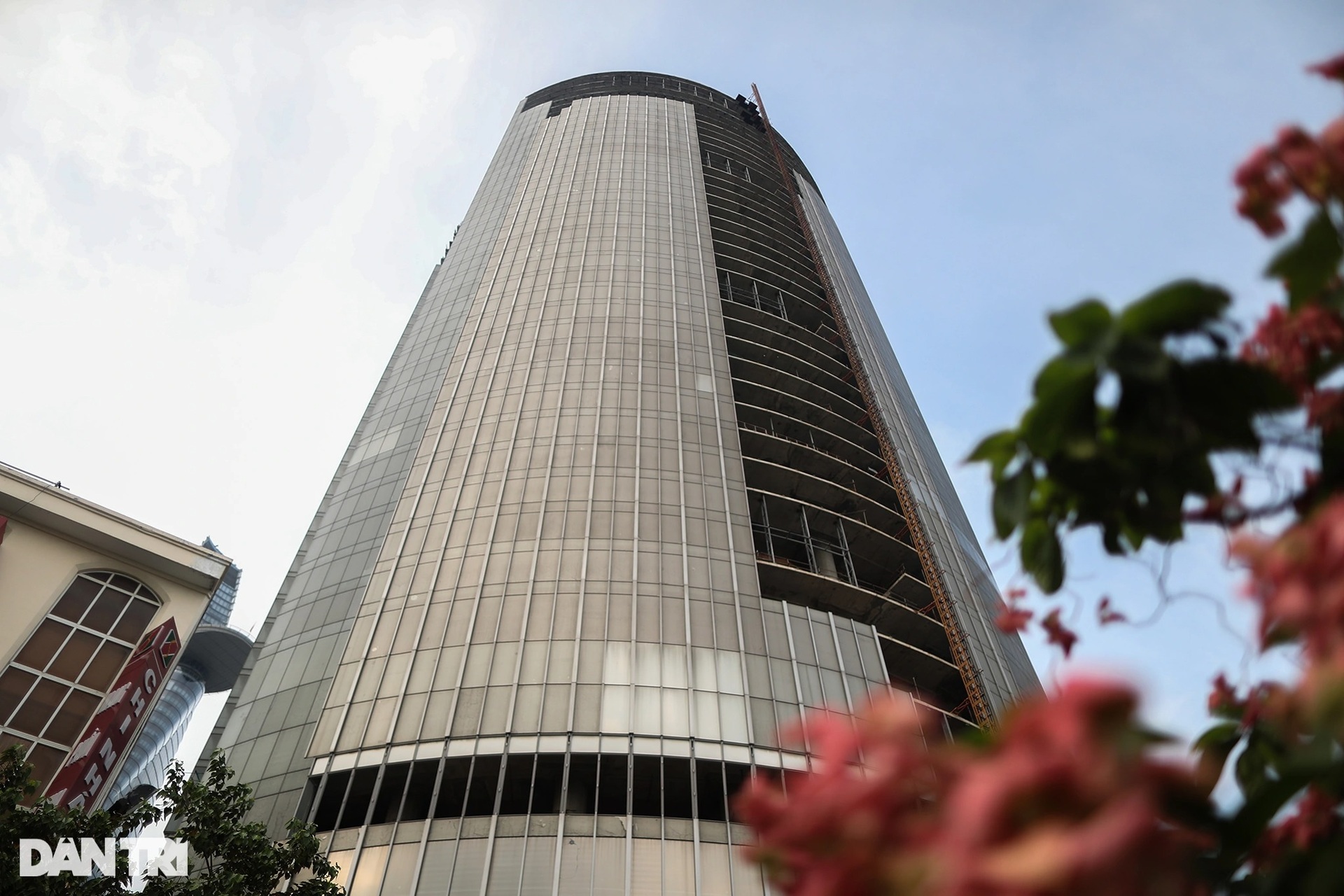 Sau 10 năm trùm mền, tòa cao ốc nằm trên đất vàng TPHCM thi công trở lại - 2