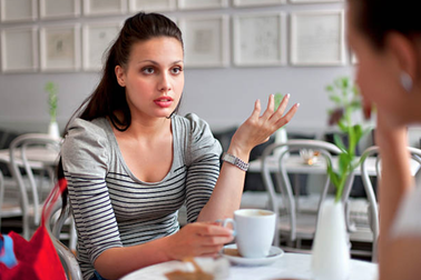 Vợ của người cũ vô cớ chỉ trích tôi