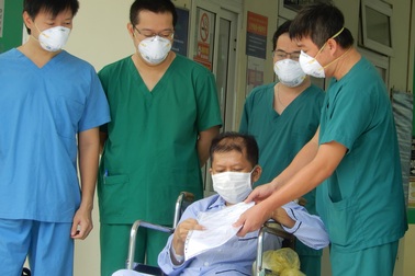 Bệnh nhân mắc Covid-19 thập tử nhất sinh được xuất viện