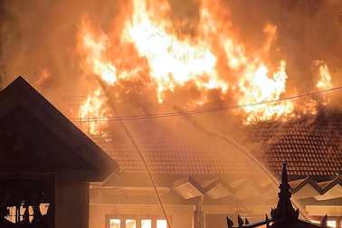 Hỏa hoạn tại cung điện hoàng gia hơn 100 tuổi ở Campuchia