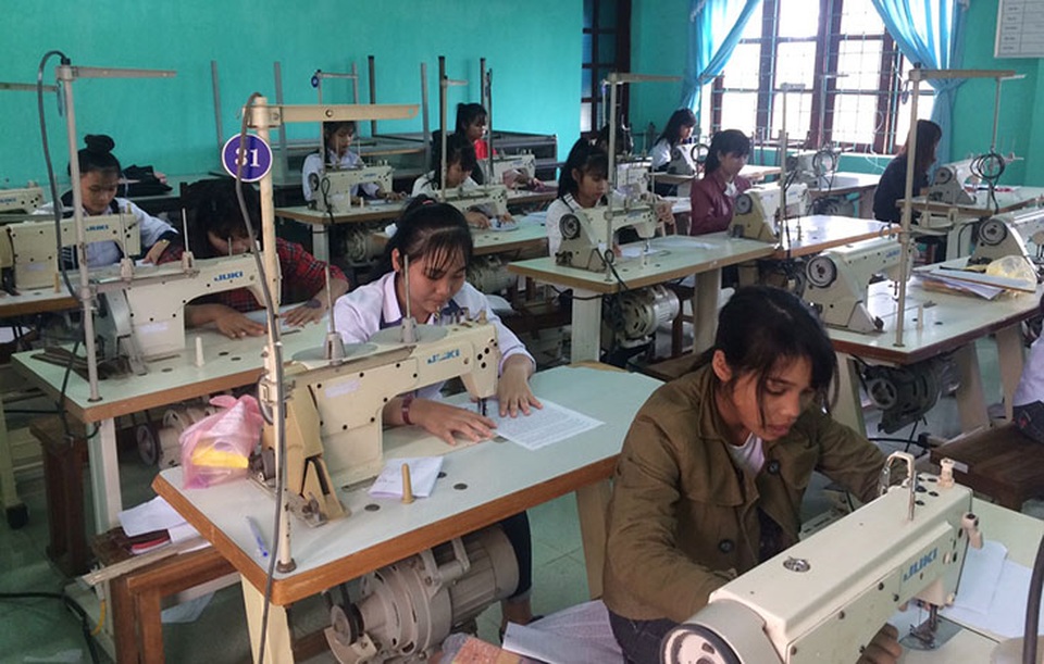 Lớp học đặc biệt nâng bước tương lai cho học sinh Vân Kiều - 2 Lớp học đặc biệt nâng bước tương lai cho học sinh Vân Kiều - 2
