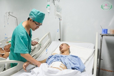 “Vượt biên” cứu bệnh nhân bị tai nạn nằm trước cửa tử