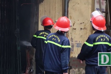 Hà Nội: Cháy ngôi nhà vắng chủ trên phố Lê Duẩn