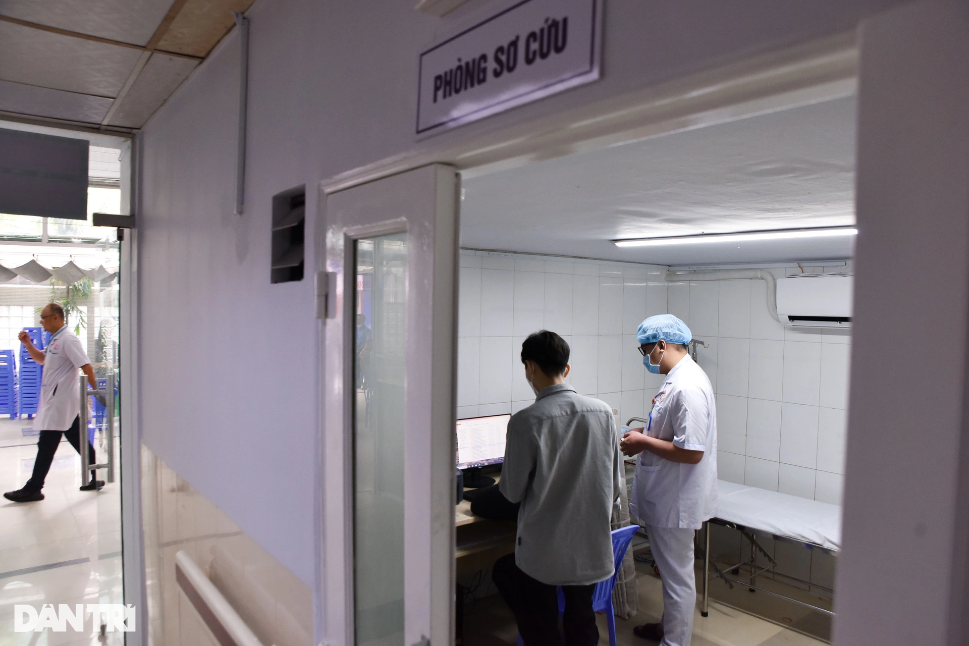 Bệnh nhân đi từ 4h đến nơi điều trị mới ở TPHCM, bất ngờ vì không phải đợi - 3 Bệnh nhân đi từ 4h đến nơi điều trị mới ở TPHCM, bất ngờ vì không phải đợi - 3