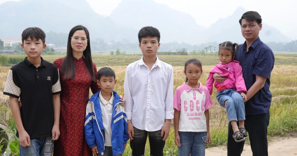 Chuyên gia Nguyễn Thị Lanh nhận bảo trợ 10 trẻ mồ côi tại tỉnh Lào Cai - 3 Chuyên gia Nguyễn Thị Lanh nhận bảo trợ 10 trẻ mồ côi tại tỉnh Lào Cai - 3
