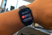 Tính năng mới trên đồng hồ Apple Watch 4 cứu sống cụ bà 80 tuổi