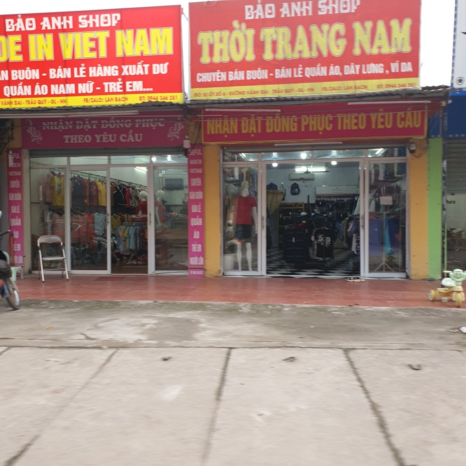 Chưa chính thức nới lỏng, nhiều cửa hàng đã mở toang cửa kinh doanh - 10 Chưa chính thức nới lỏng, nhiều cửa hàng đã mở toang cửa kinh doanh - 10