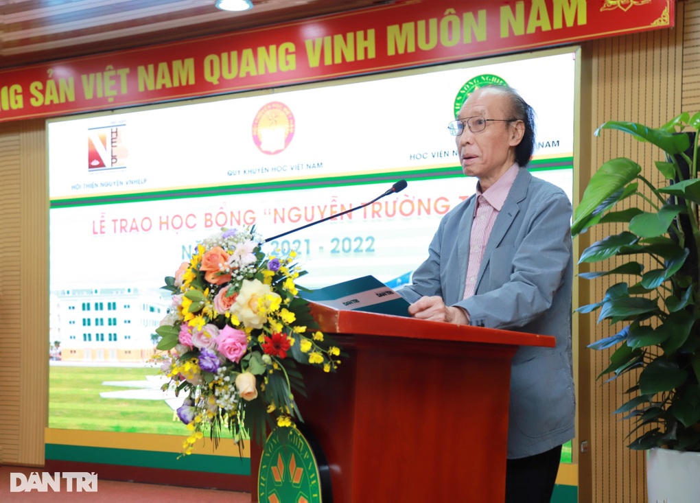 Trao tặng học bổng Nguyễn Trường Tộ đến SV Học viện Nông Nghiệp Việt Nam - 3 Trao tặng học bổng Nguyễn Trường Tộ đến SV Học viện Nông Nghiệp Việt Nam - 3