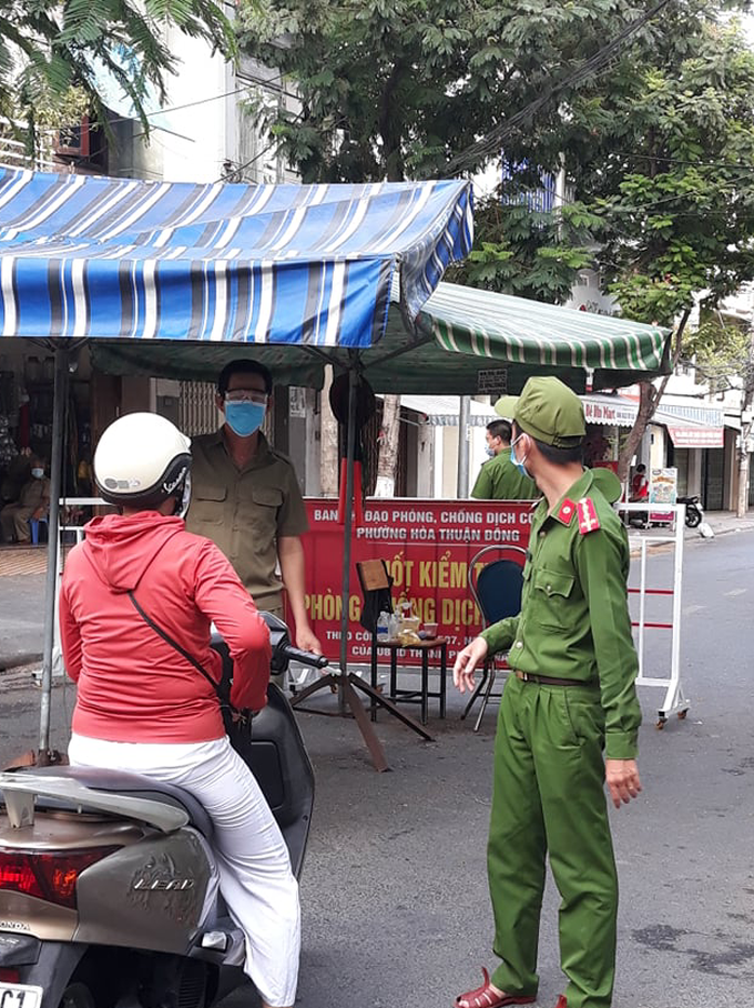 Đà Nẵng tiếp tục thực hiện &quot;ai ở đâu thì ở đó&quot; thêm 3 ngày - Ảnh 1.