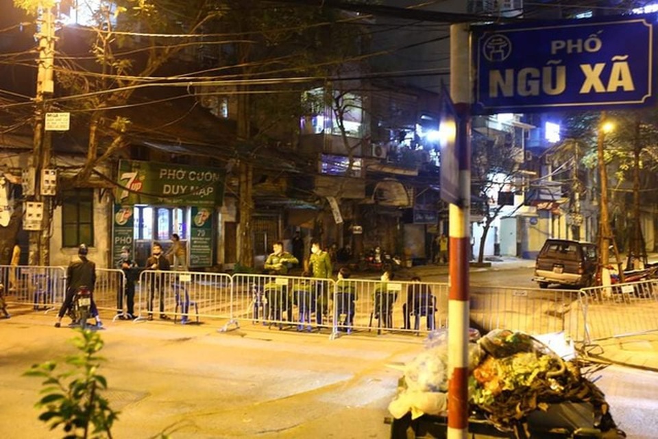 Gieo rắc dịch bệnh từ sự gian dối, trốn cách ly lĩnh bao nhiêu năm tù? - 2 Gieo rắc dịch bệnh từ sự gian dối, trốn cách ly lĩnh bao nhiêu năm tù? - 2