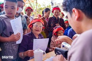 Những già bản trên đỉnh Tây Côn Lĩnh lần đầu được siêu âm, xét nghiệm