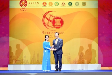 SHB được vinh danh là “Doanh nghiệp kết nối dịch vụ tài chính Asean tiêu biểu”