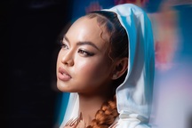 Mai Ngô tiết lộ "đại gia" đứng sau chi tiền cho cô