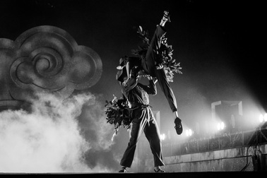 Dàn sao Việt “kể” Câu chuyện hòa bình trong màu áo trắng tinh khôi