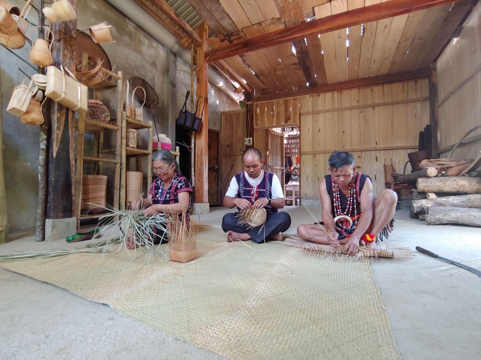 Công ty lữ hành và sản xuất mây tre kết nối để thúc đẩy du lịch vùng cao - 2