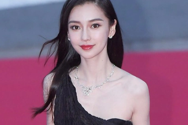 Angelababy đẹp xuất sắc trên thảm đỏ LHP Busan