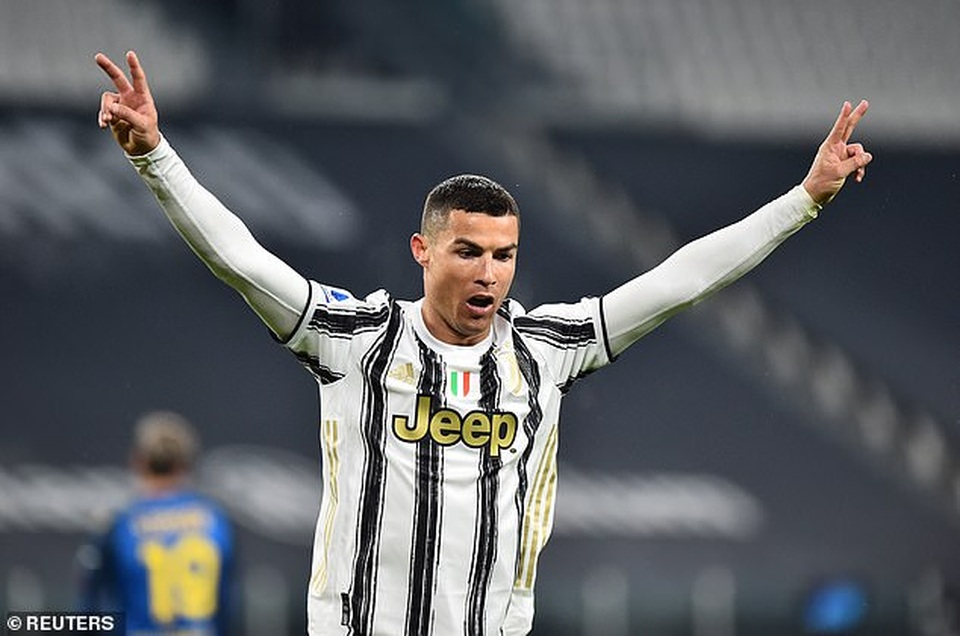 C.Ronaldo vượt qua thành tích ghi bàn của Vua bóng đá Pele - 1 C.Ronaldo vượt qua thành tích ghi bàn của Vua bóng đá Pele - 1