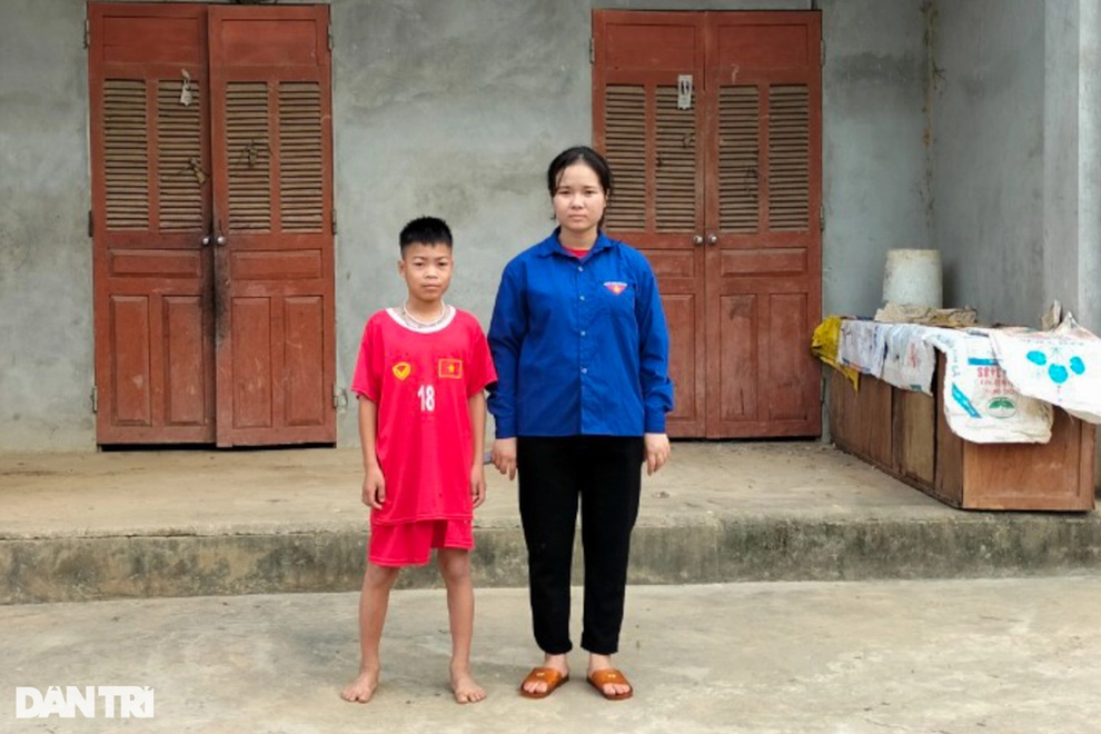 Bi đát gia cảnh chồng mù lòa, vợ thiểu năng ky cóp nuôi con động kinh - 2 Bi đát gia cảnh chồng mù lòa, vợ thiểu năng ky cóp nuôi con động kinh - 2