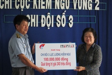 Nguyên Phó Chủ tịch nước thăm lực lượng kiểm ngư