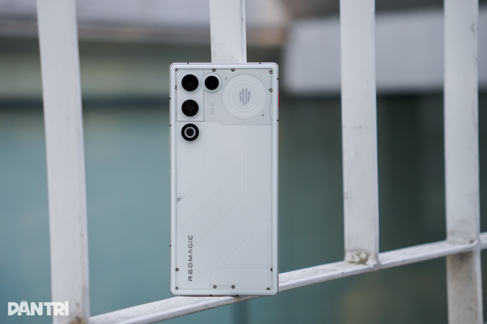 Đánh giá REDMAGIC 11 Air, đối thủ của Samsung Galaxy S25 FE, OPPO Reno15 - 17 Đánh giá REDMAGIC 11 Air, đối thủ của Samsung Galaxy S25 FE, OPPO Reno15 - 17