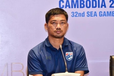 HLV Thái Lan: "Chúng tôi biết cách để đánh bại U22 Việt Nam"