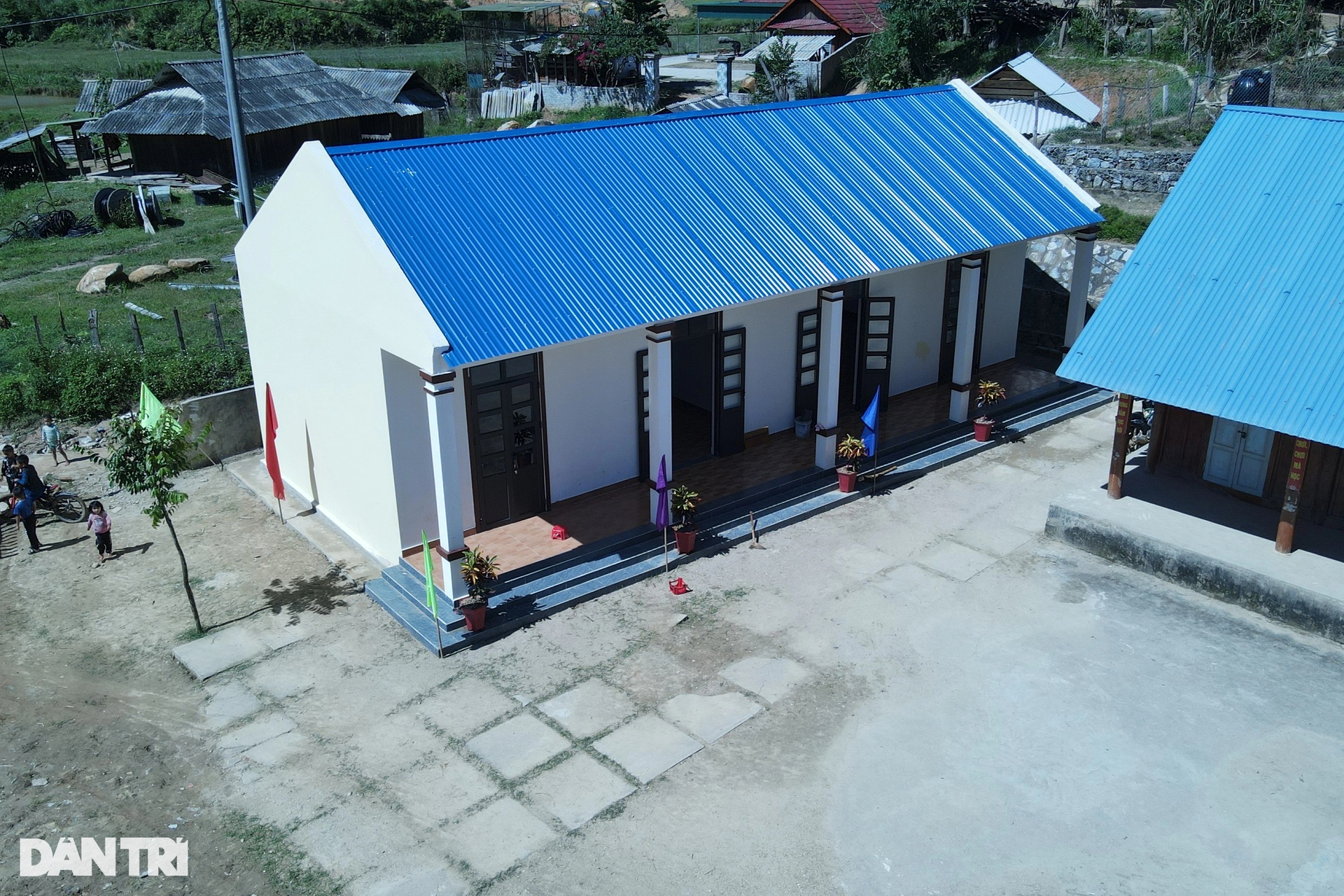 Những hình ảnh trong ngày khánh thành công trình Dân trí ở Mường Lống - 13 Những hình ảnh trong ngày khánh thành công trình Dân trí ở Mường Lống - 13
