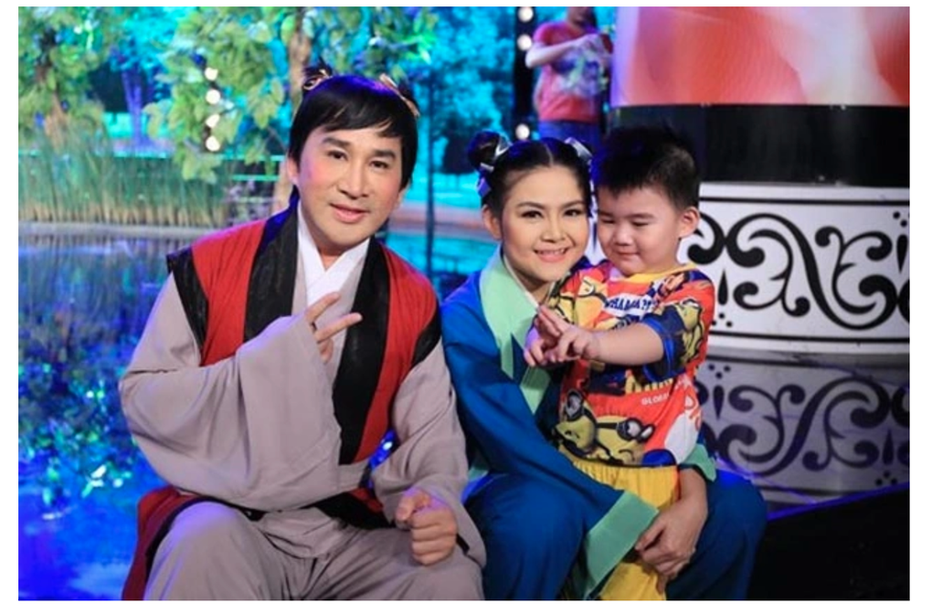 Ông hoàng cải lương Kim Tử Long kể nỗi đau chia tay em gái danh thủ Hồng Sơn - 2 Ông hoàng cải lương Kim Tử Long kể nỗi đau chia tay em gái danh thủ Hồng Sơn - 2