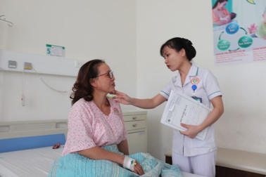 Phẫu thuật nội soi cắt tử cung một lỗ qua lỗ tự nhiên tại Bệnh viện ShingMark