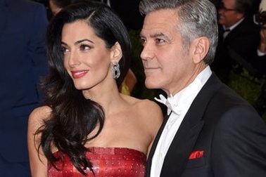 George Clooney khen vợ hết lời