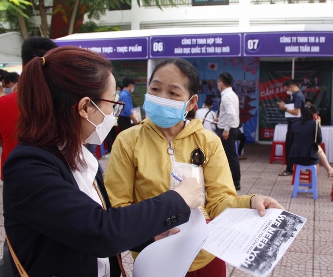 Ngày hội góp phần giải quyết việc làm cho người lao động khu vực di dời, giải toả thu hồi đất sản xuất trên địa bàn quận Cẩm Lệ và người lao động bị mất việc làm do ảnh hưởng của đại dịch Covid-19.