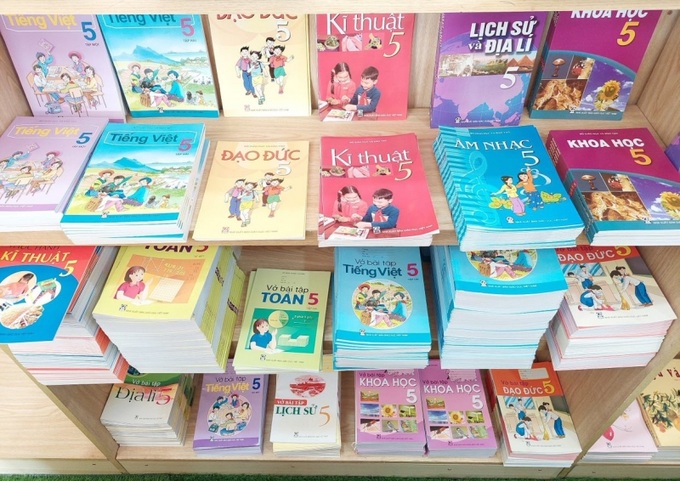 Triển khai thực hiện chương trình, sách giáo khoa (SGK) phổ thông 2018 bộc lộ nhiều bất cập.