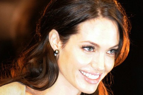Cha Angelina Jolie: Sứt mẻ tình cảm vẫn muốn con thành đạt