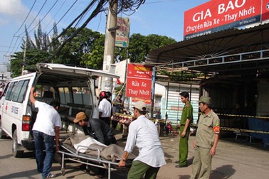 Đột tử trong tiệm rửa xe