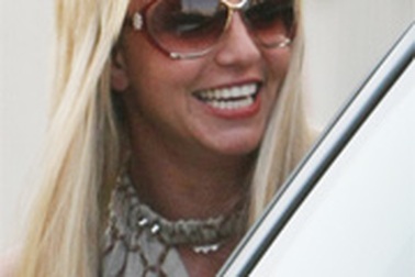 Britney “phấn khởi” khi hợp tác trở lại với Madonna