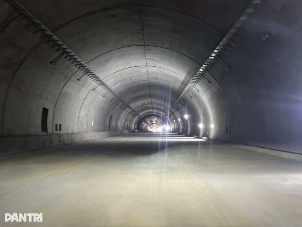 Thông tuyến cao tốc Hà Nội - Vinh, TPHCM - Nha Trang dịp 30/4 - 6 Thông tuyến cao tốc Hà Nội - Vinh, TPHCM - Nha Trang dịp 30/4 - 6