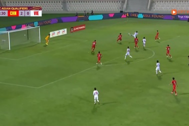 Hồ Tấn Tài xử lý kỹ thuật đánh bại thủ môn Trung Quốc