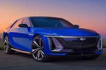 Thêm hãng xe sang lùi kế hoạch chuyển hẳn sang ô tô thuần điện