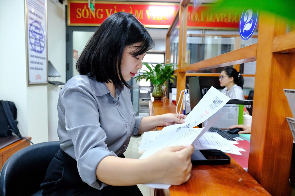 Hơn 50.000 người lao động nộp hồ sơ hưởng trợ cấp thất nghiệp - 1 Hơn 50.000 người lao động nộp hồ sơ hưởng trợ cấp thất nghiệp - 1