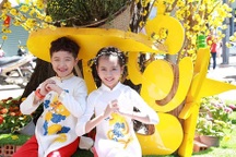 Bé Bảo An du xuân cùng mẫu nhí kiếm tiền “khủng” nhất Sài thành