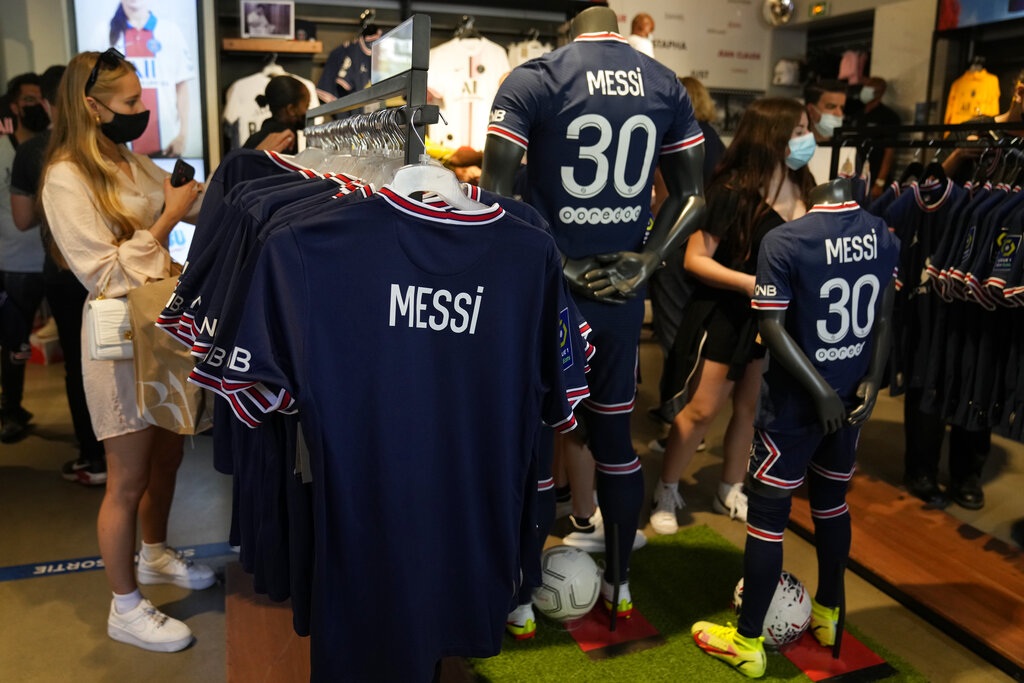 Tiết lộ bất ngờ về doanh số bán áo đấu của Messi tại PSG - 1